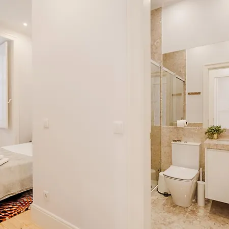 Architectural Gem In Baixa Appartamento