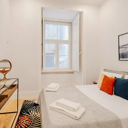 Architectural Gem In Baixa Daire *