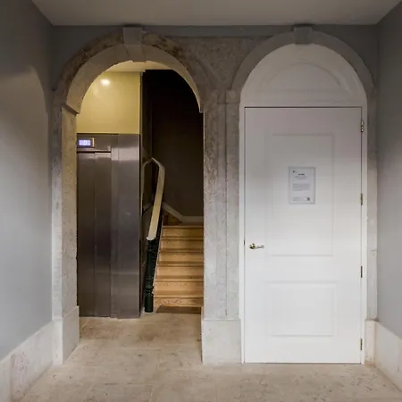 Apartament Architectural Gem In Baixa *