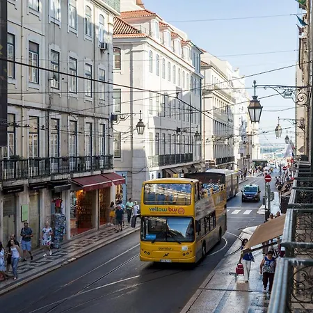 Apartament Architectural Gem In Baixa
